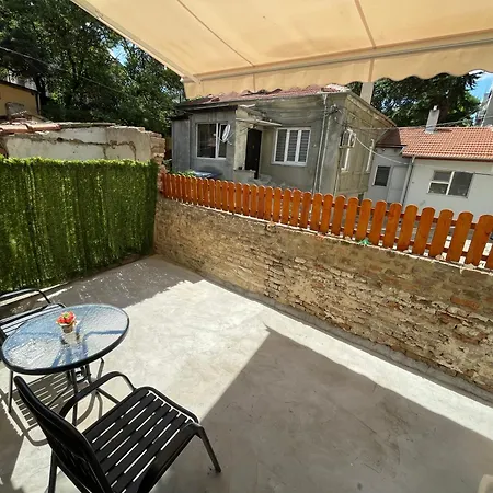 Konukevi Sveji Garden